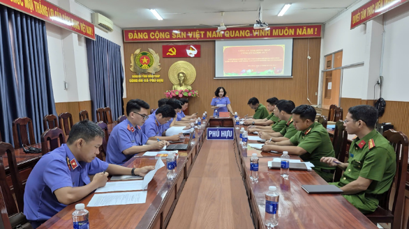 VKSND tỉnh Đồng Tháp trực tiếp kiểm sát việc tuân theo pháp luật tại Công an xã Phú Hựu, tỉnh Đồng Tháp